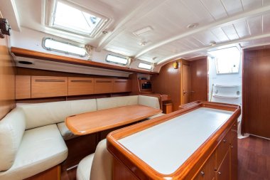 ship-bavaria-50-5-solice